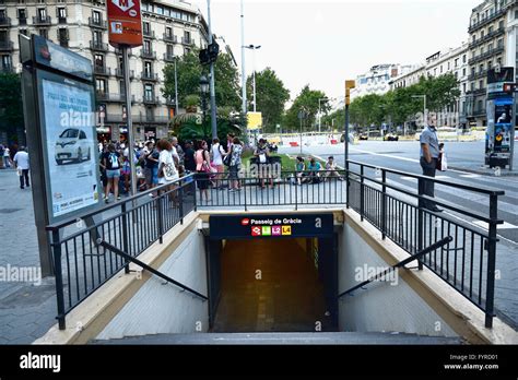 passeig de gracia metro.